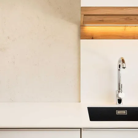 Holztau Apartment *